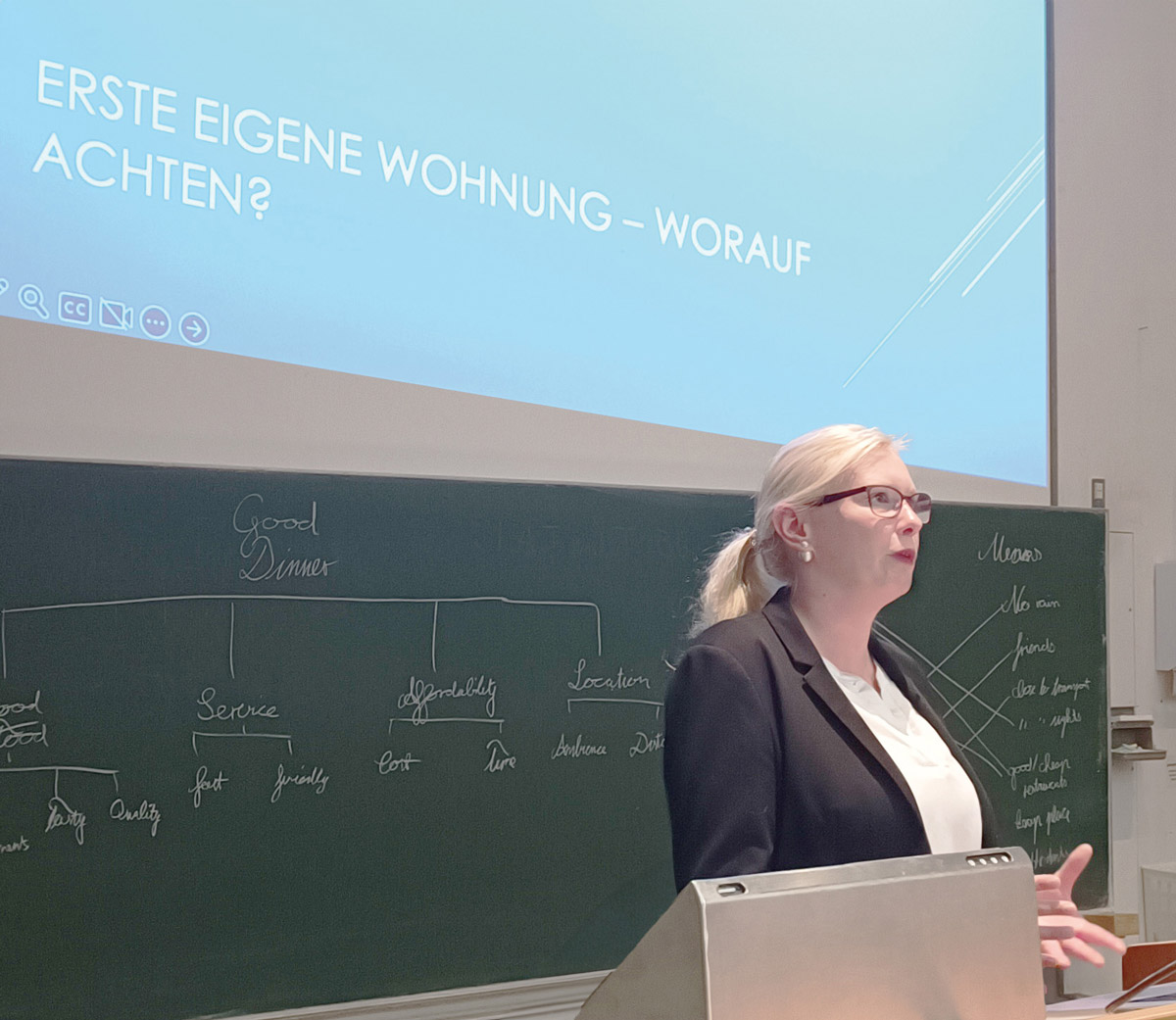 Sarah Bohnke beim Vortrag des ASTA der Uni Bielefeld im Jahr 2025